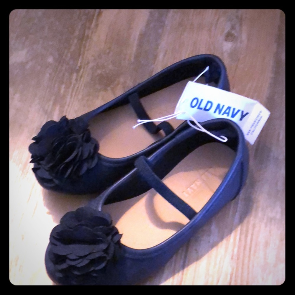 Toddler Size 7 navy blue shoe